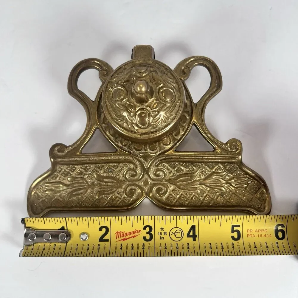 Inkwell Victorian /‎ Colonial Style Ornate Cast Solid Brass With Pen Holder